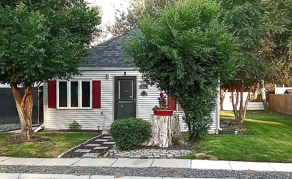 1st image of 1110 Avenue Q