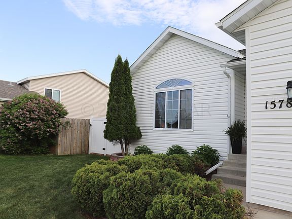 3rd image of 1578 Baywood Dr