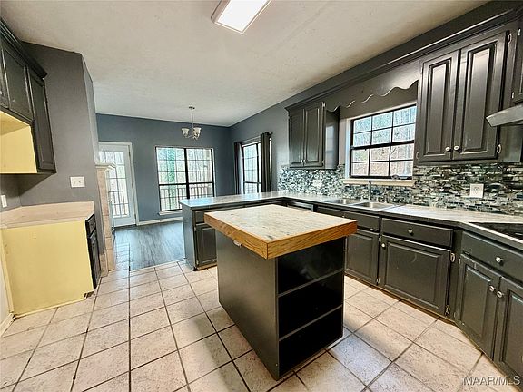 4th image of 882 Richfield Rd