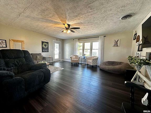 5th image of 3007 Hillcrest Dr