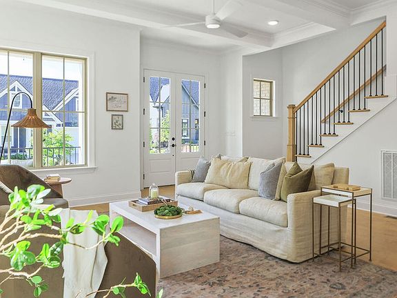 3rd image of 596 Sun Valley Road