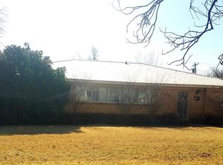 1002 W 3rd St, Spur, TX 79370