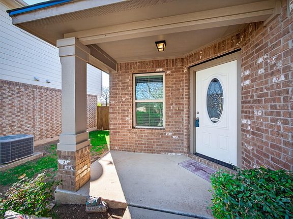 2nd image of 410 Broad Peak Rd