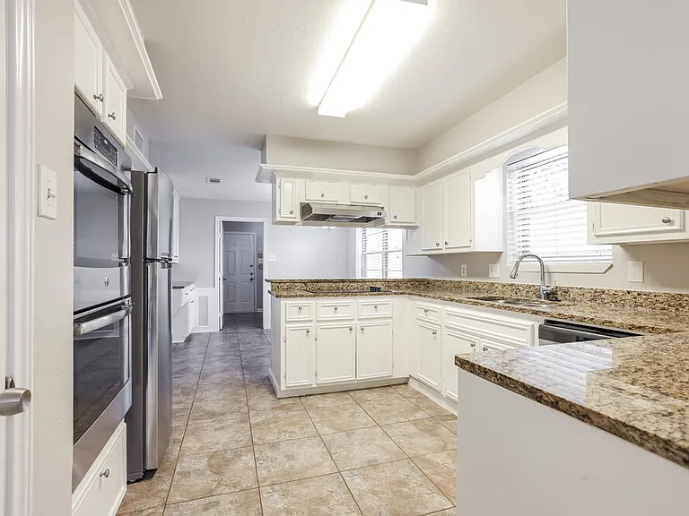 11715 Gardenglen Dr — Photo 7