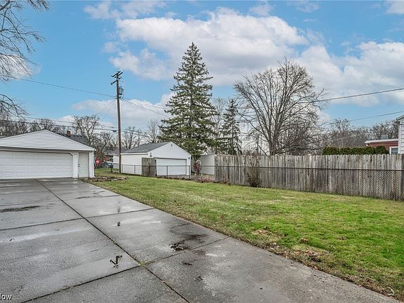 3rd image of 16400 Elsienna Ave