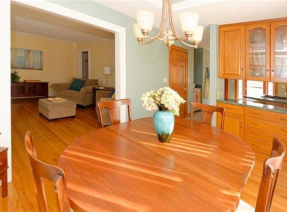 5th image of 625 Engleman Ave