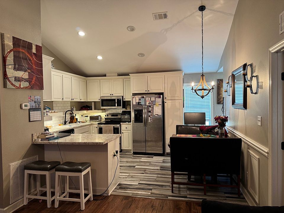 2nd image of 20 Pueblo Trl
