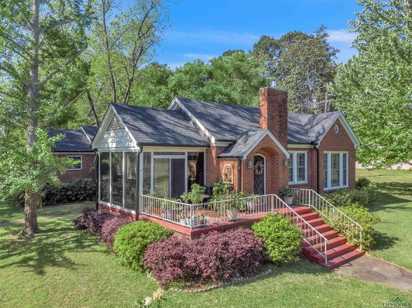 1502 W Pinecrest Dr, Marshall, TX 75670