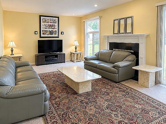 3rd image of 2084 Sprucewood Dr