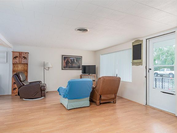 2nd image of 712 Sanford Ave