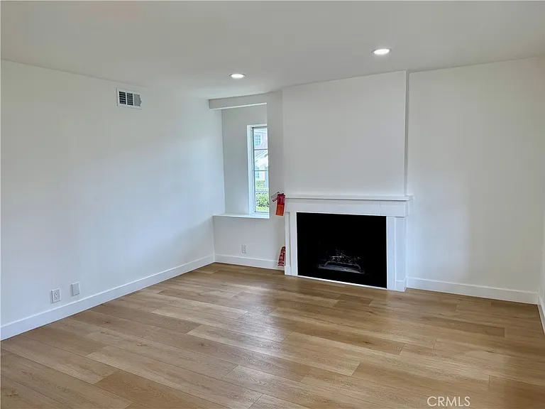 46 Thicket — Photo 2
