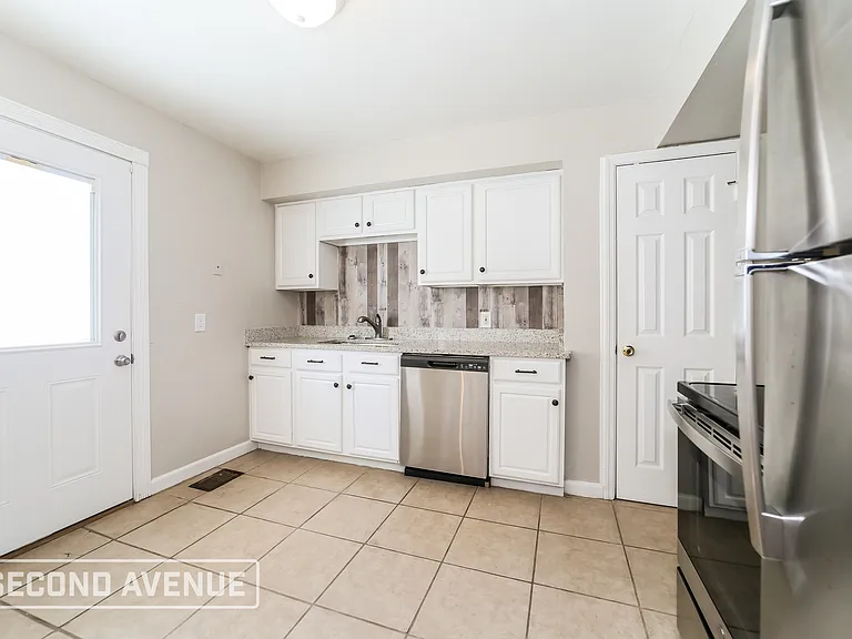 11267 Bruce Dr — Photo 8