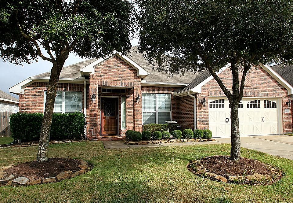 1st image of 25930 N Lakefair Dr