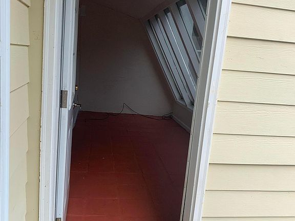 4th image of 235 Goshen Ln #235