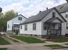 2439 N Bremen St