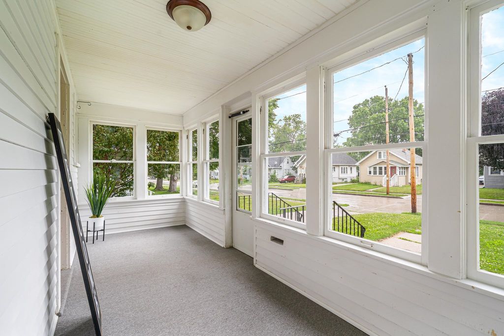 739 Monroe St, Oshkosh, WI - View 4