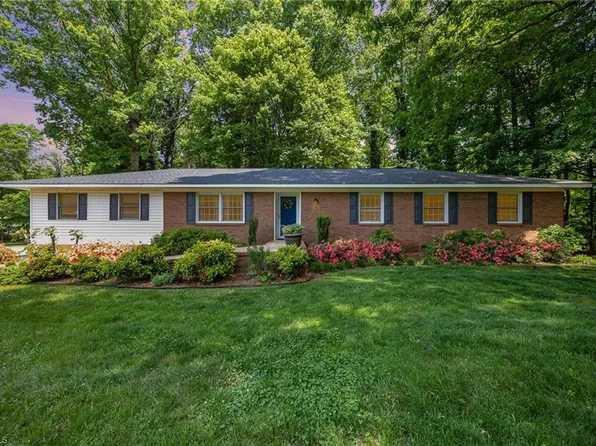 360 Country Ln, Mocksville, NC 27028