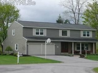 8 Fieldwood Rd, New Hartford, NY 13413