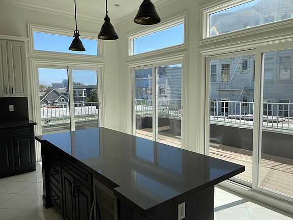 3rd image of 1012 Divisadero St #1