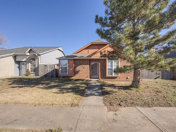 2nd image of 2112 Lonnie Ln