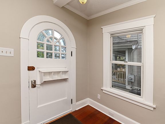 3rd image of 3634 Amberson Ave