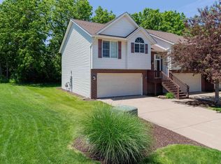 1113 33rd Avenue Cir, Silvis, IL 61282