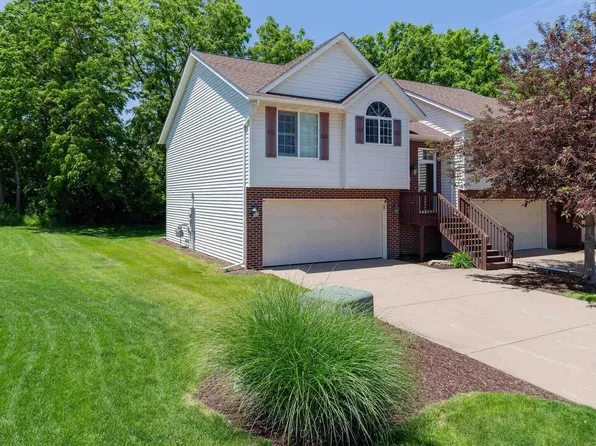 1113 33rd Avenue Cir, Silvis, IL 61282