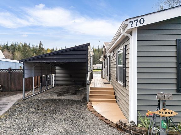 5th image of 770 SE Crescent Drive
