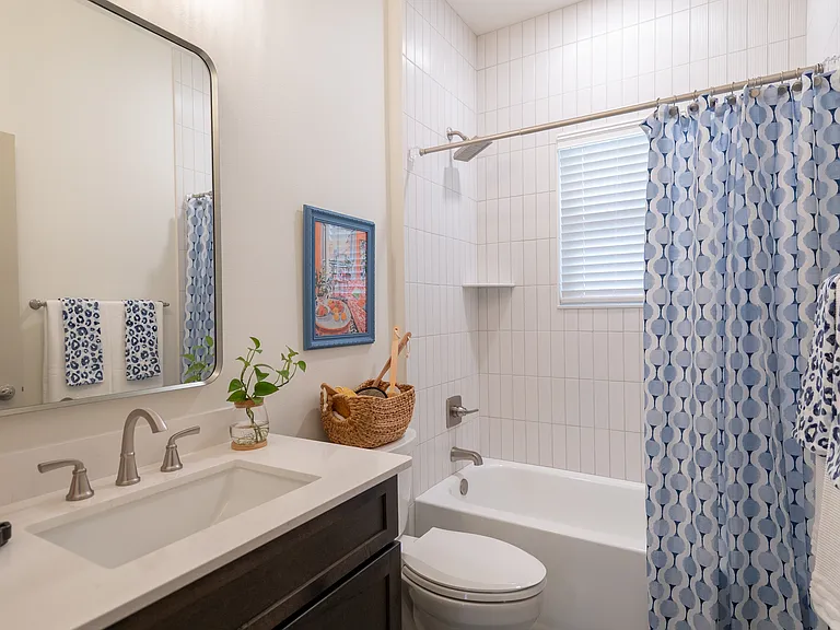 549 W Hancock St — Photo 17