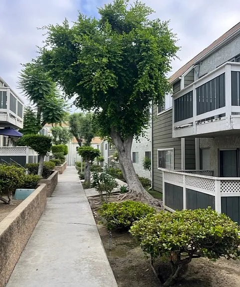Villa Woods Apartments — Photo 1