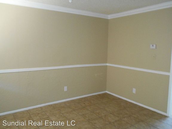 3rd image of 822 E Carol Ave APT 02