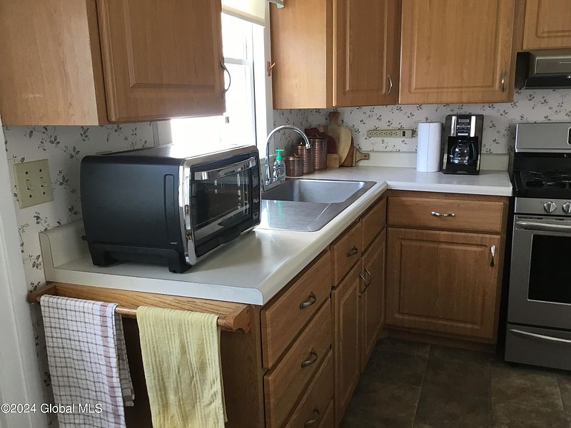 4th image of 463 8th Avenue