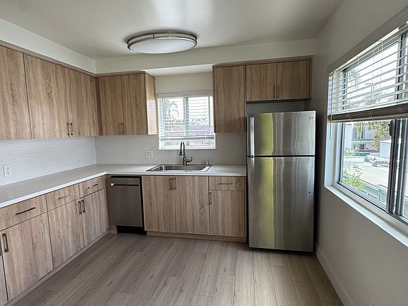 2nd image of 1030 Pleasantview Ave #3