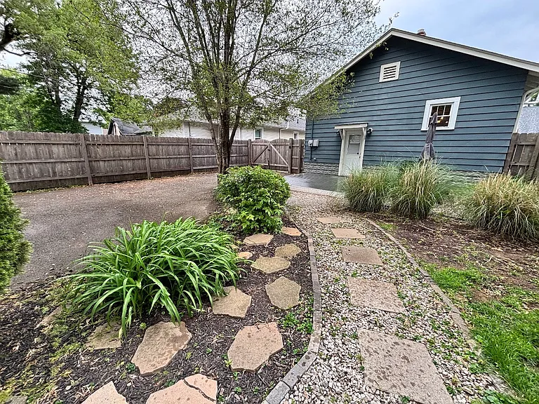 6136 Crittenden Ave — Photo 15