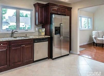 4th image of 35 College Ln
