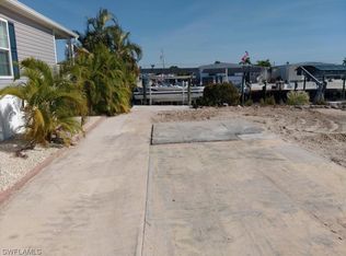 2960 Bowsprit Ln, Saint James City, FL 33956