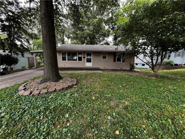 5410 N Woodland Ave, Kansas City, MO 64118