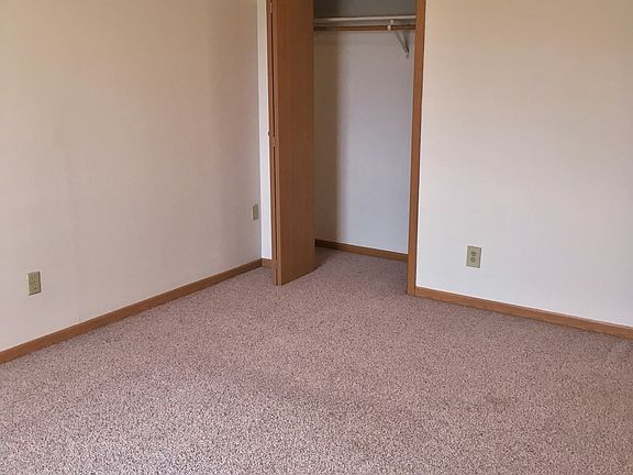 5th image of 2521 Villa Dr S APT 307