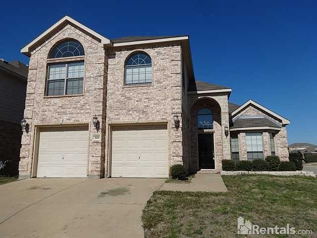 1st image of 300 Crescent Creek Ln
