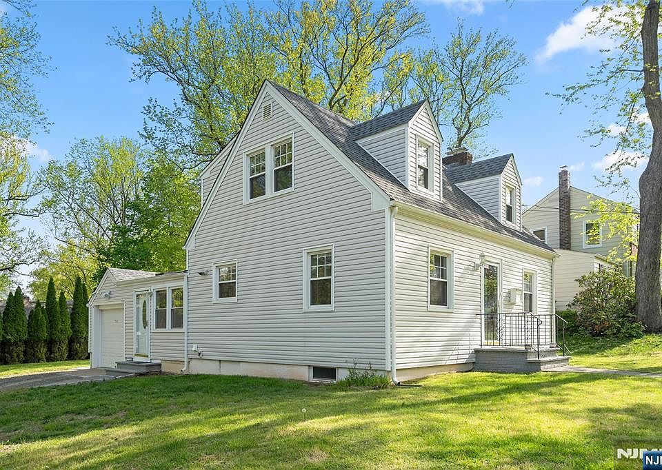 1st image of 267 Hickory Ave