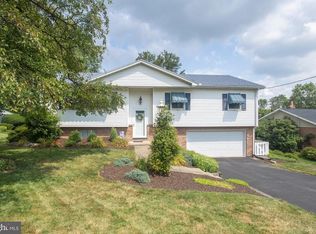 4295 Webster Dr, York, PA 17402