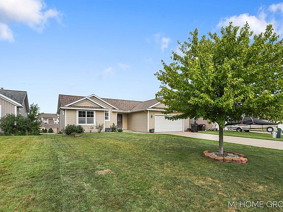 3rd image of 3729 Hickoryrow Ct