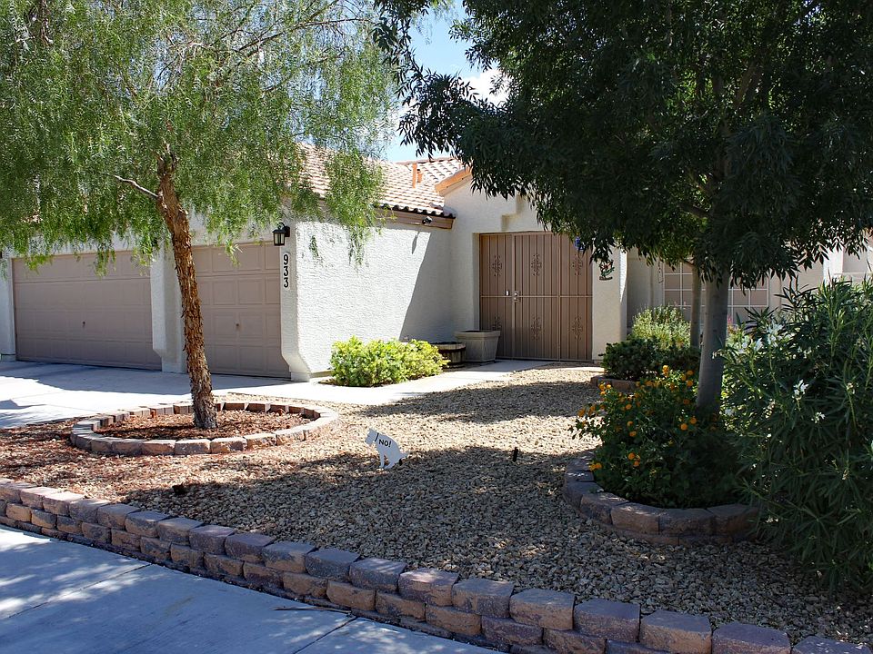 2nd image of 933 Centaur Ave