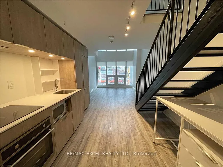 77 Shuter St #529 — Photo 2