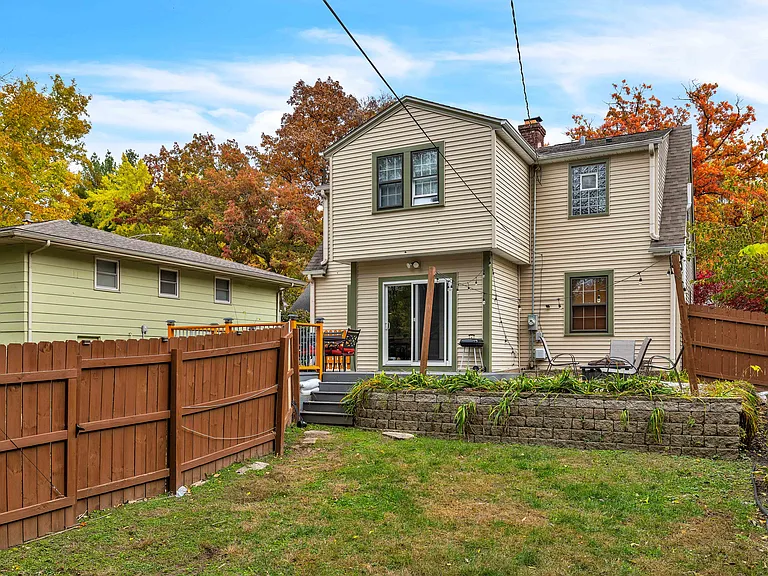 124 Oak Knolls Ave — Photo 32