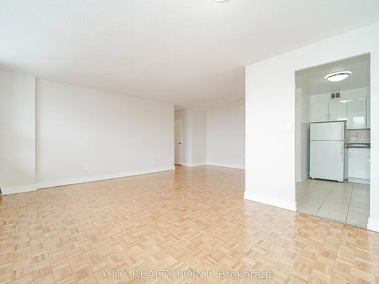 6200 Bathurst St #1504 — Photo 6