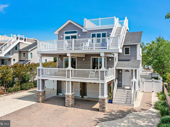 381 W 11th St, Ship Bottom, NJ 08008
