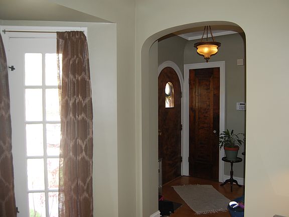 3rd image of 1638 N Natoma Ave