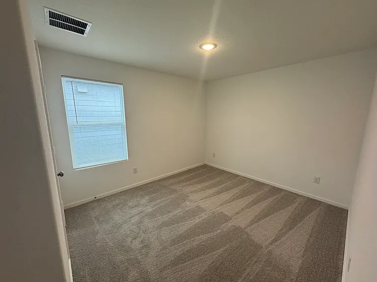 2843 Red Diamond — Photo 11