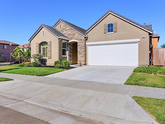 4th image of 16841 Pecan Hollow Way